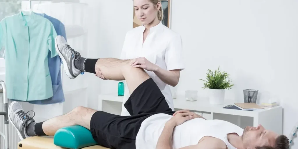 Chiropractic Care Benefits for Leg Pain Relief